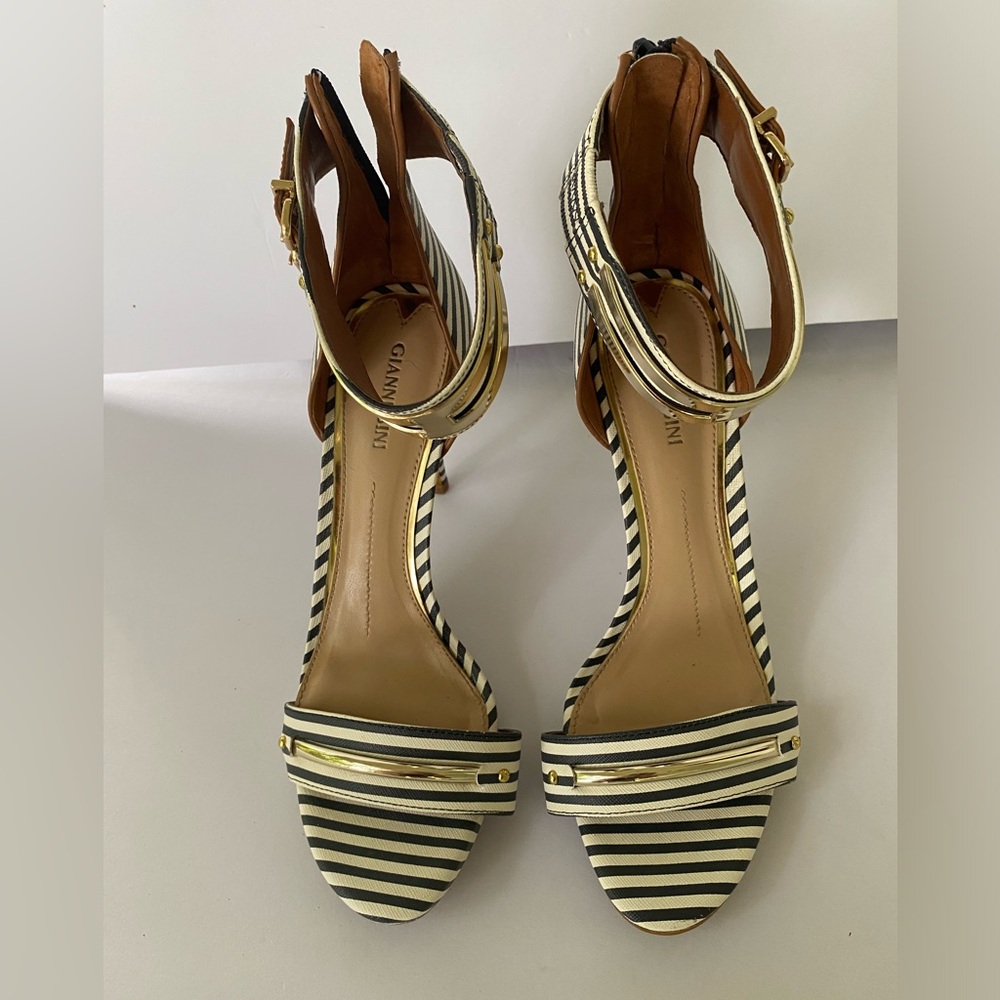 Gianni Bini Women Heels